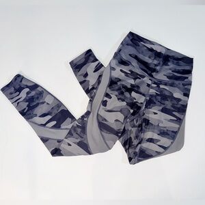 High-Waist Gray Camo Leggings - Women Pants & Jumpsuits